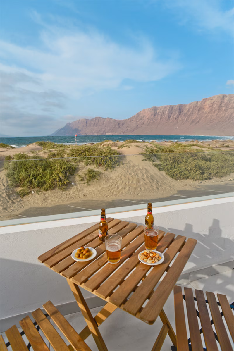 accommodations.luxury_buenavista_famara.image_alt.image_3
